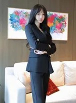 粉肌墨韵：居家光影间的高级感博弈