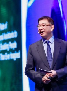 误会大了，孟晚舟第一任丈夫并非徐文伟，网友热议难辨真假