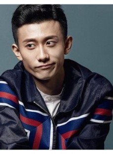 金发张一山杀回刑侦剧，从“毁经典”到“封神”，33岁的他靠什么翻红？