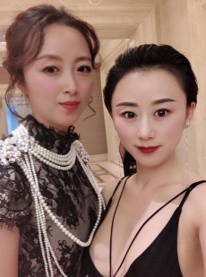 纪英男魅影摇曳透视黑裙诠释高级性感