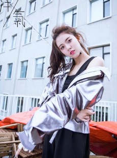 宋妍霏首登洋气封面 演绎多变酷感风尚
