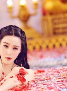 玫瑰浴池中的武媚娘