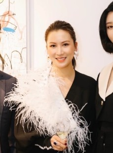 意难平！胡歌薛佳凝分手真相，藏着娱乐圈最体面的遗憾