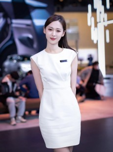 车模小龙鼠吴丹：从闽北走出的国际旅游小姐冠军