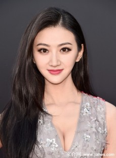 景甜黑天鹅深V纱裙写真 暗夜精灵演绎极致魅惑