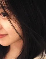 刘浩存灵动怼脸自拍展露少女真我清澈双眸尽显古灵精怪  第1张