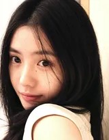 刘浩存灵动怼脸自拍展露少女真我清澈双眸尽显古灵精怪  第2张