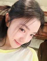 刘浩存灵动怼脸自拍展露少女真我清澈双眸尽显古灵精怪  第5张