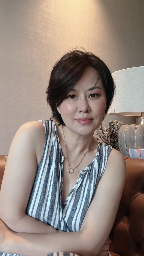 岁月沉淀的从容之美：解读四十岁女性的最佳状态  第4张