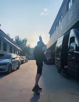 张馨予黑白光影间的飒爽演绎  第9张