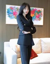 粉肌墨韵：居家光影间的高级感博弈  第1张