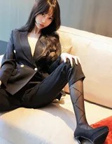 粉肌墨韵：居家光影间的高级感博弈  第9张