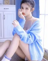 粉蓝交织的纯欲诗篇 丸子头少女的私房光影絮语  第5张
