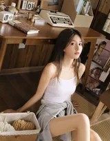 纯白邂逅：夏日私房写真中的灵动光影与曲线诗篇  第5张
