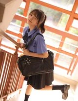 蓝衣黑裙定格青春居家时光  第8张