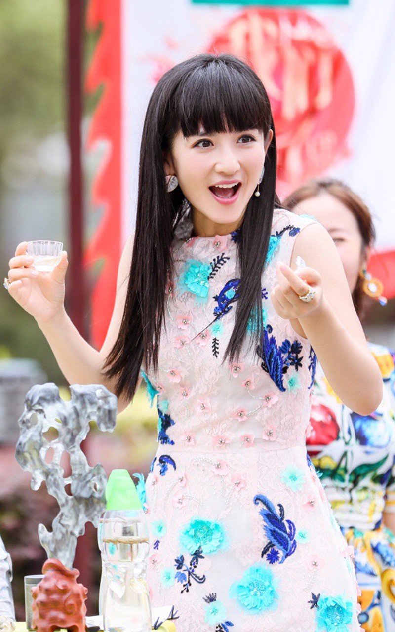 谢娜百变之旅从拳台女侠到水舞精灵的华丽转身  第2张