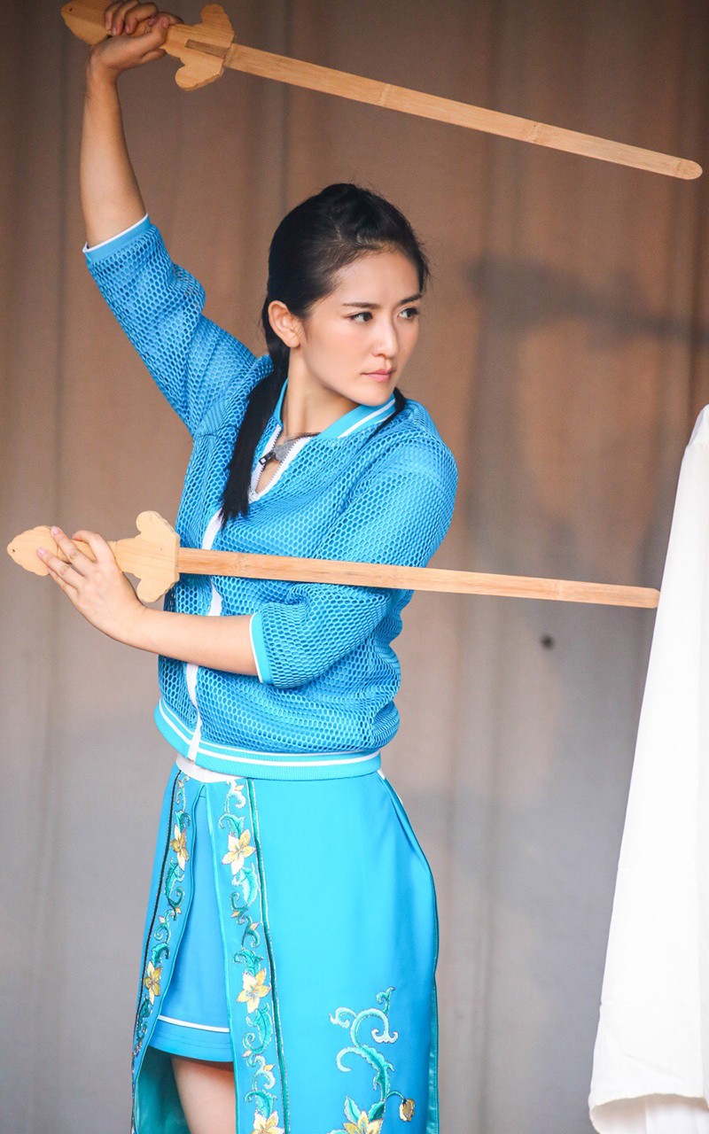 谢娜百变之旅从拳台女侠到水舞精灵的华丽转身  第5张