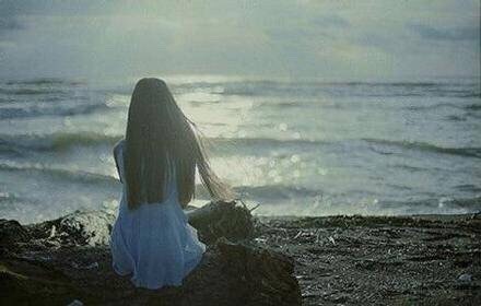 孤影思情：女生独处的伤感瞬间  第4张