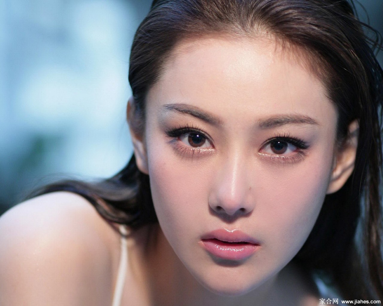 纯美电波中的妩媚诗篇：张馨予光影艺术解析  第3张