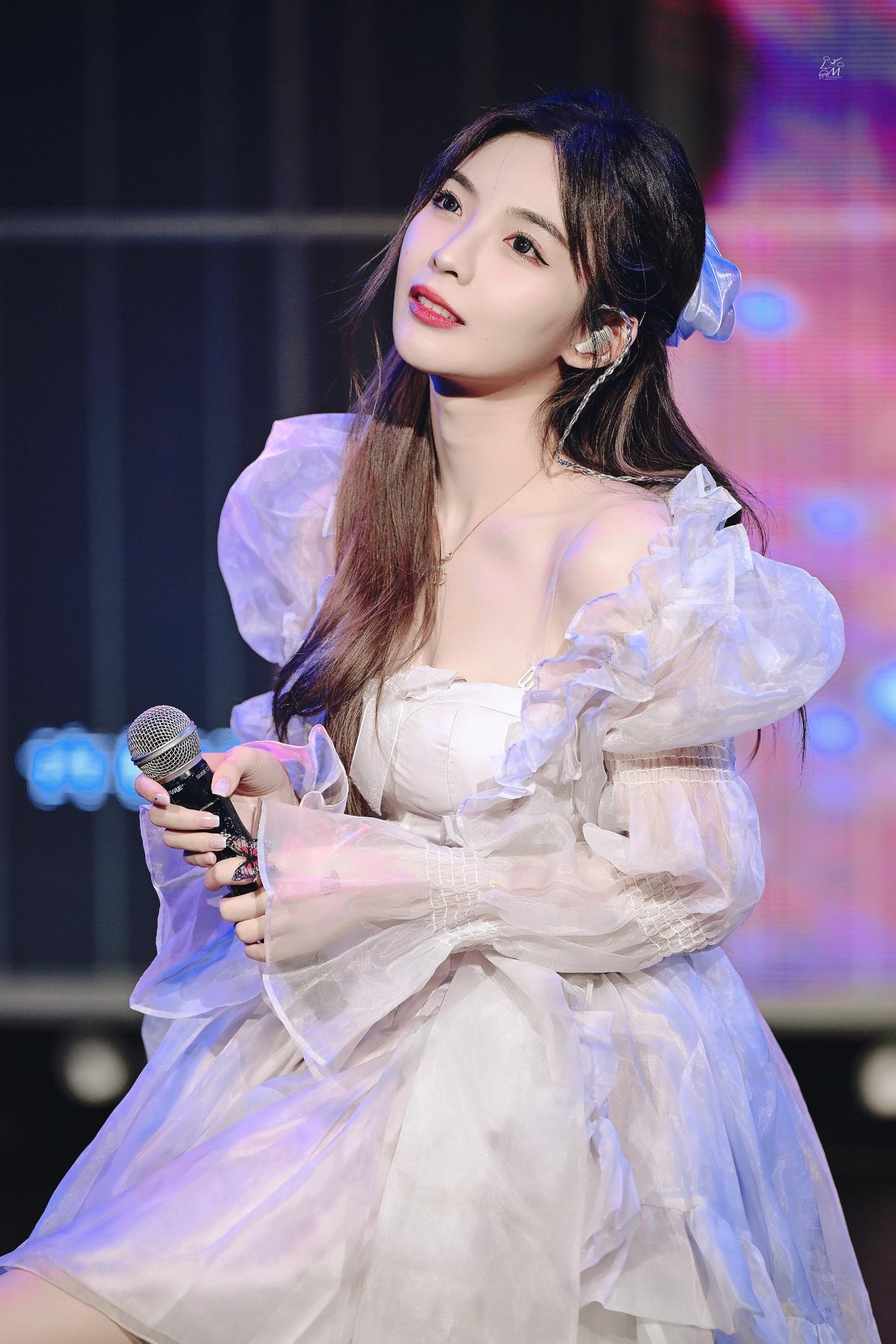 舞台光影间绽放的许杨玉琢绝美时刻  第8张