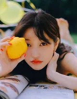 金莎身着肉色斑点连衣裙绽放甜美公主气质宛若童话精灵降临  第2张