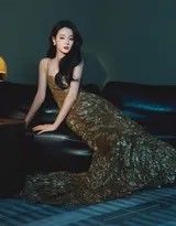 鎏金摇曳映仙姿 热巴冷艳写真展高贵气场  第2张