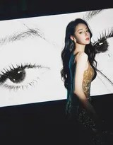 鎏金摇曳映仙姿 热巴冷艳写真展高贵气场  第1张