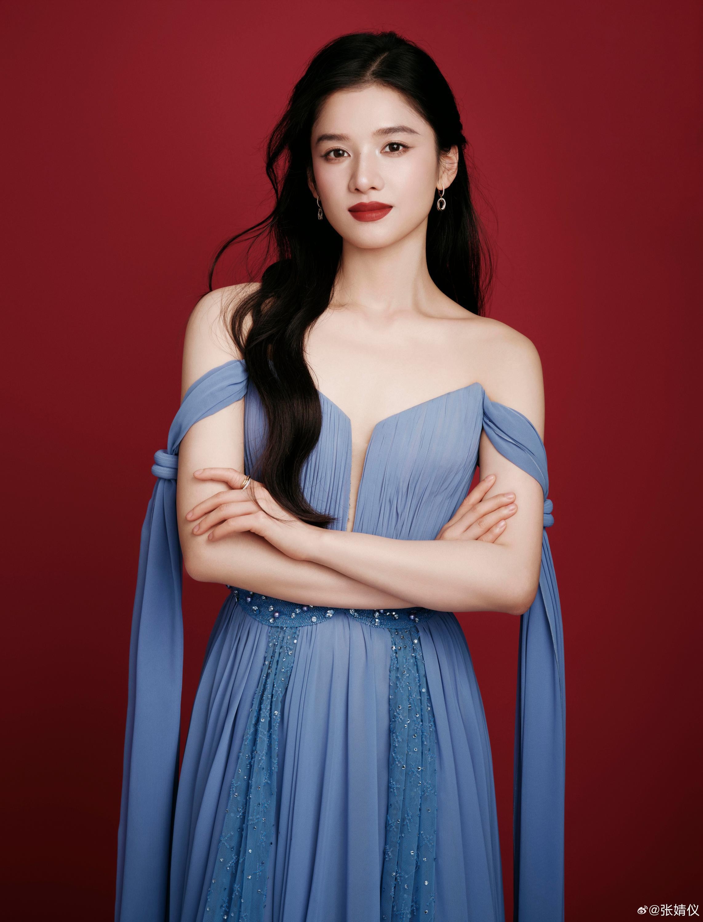 藏海传香暗荼蓝衣提灯惊艳众生 张婧仪浓妆诠释权谋美学  第3张