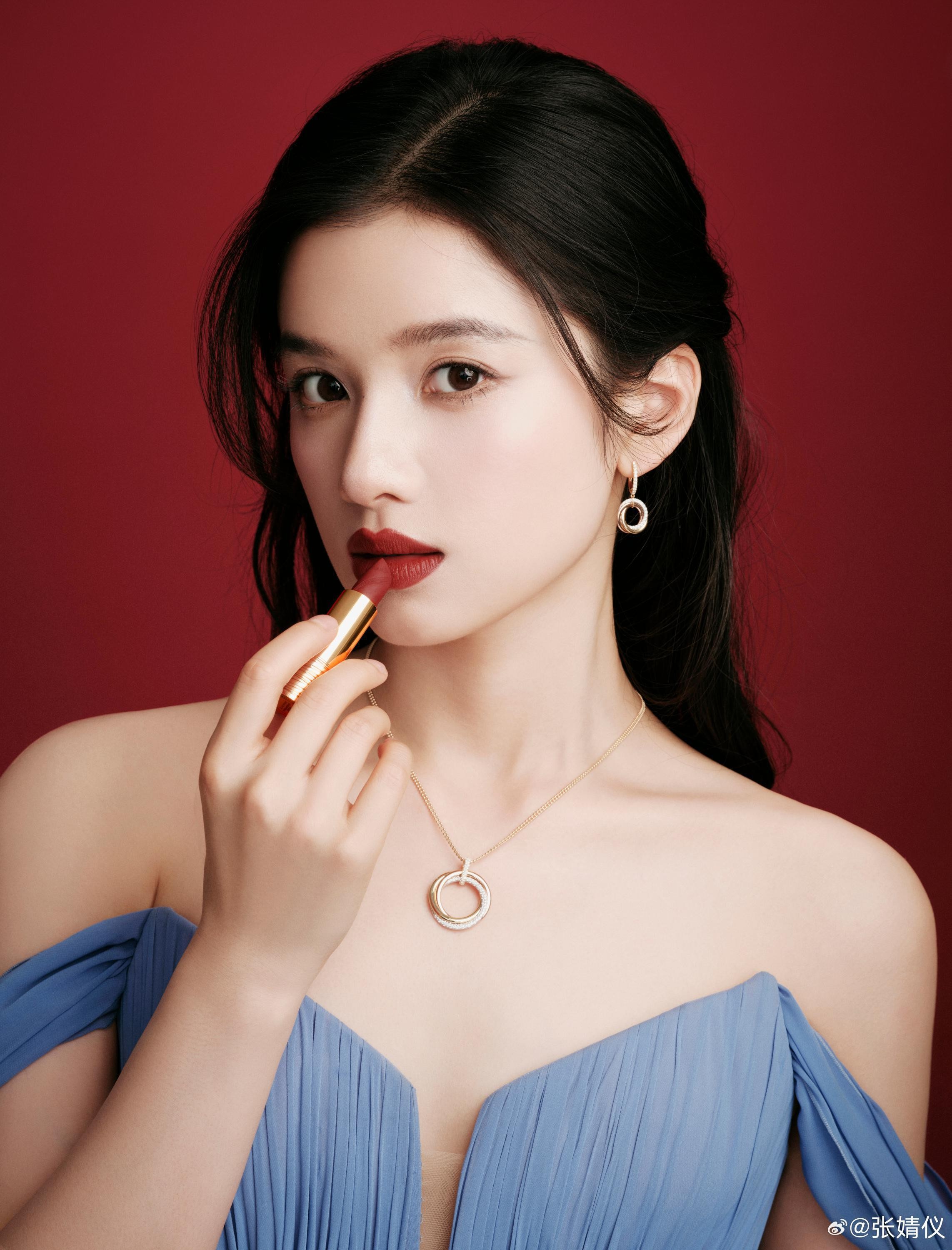 藏海传香暗荼蓝衣提灯惊艳众生 张婧仪浓妆诠释权谋美学  第6张