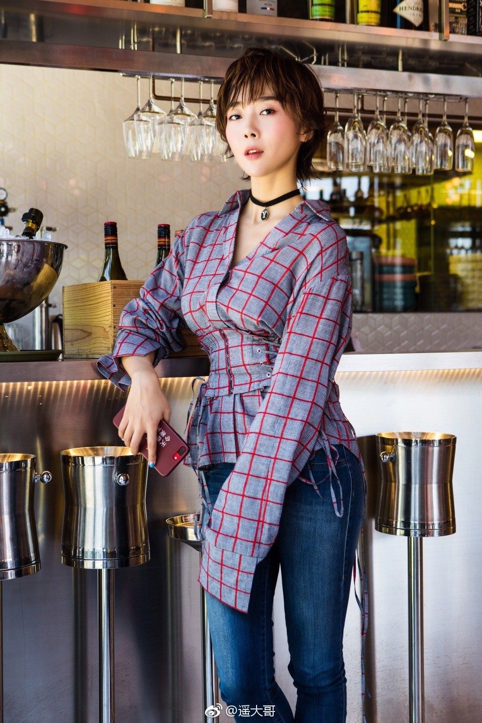镜头内外的双面绽放：从美食主持到写真镜头下的刘梦遥  第2张