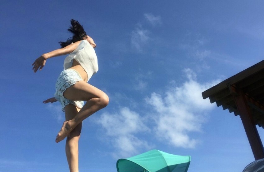 张歆艺夏日热舞写真展现率性活力  第4张