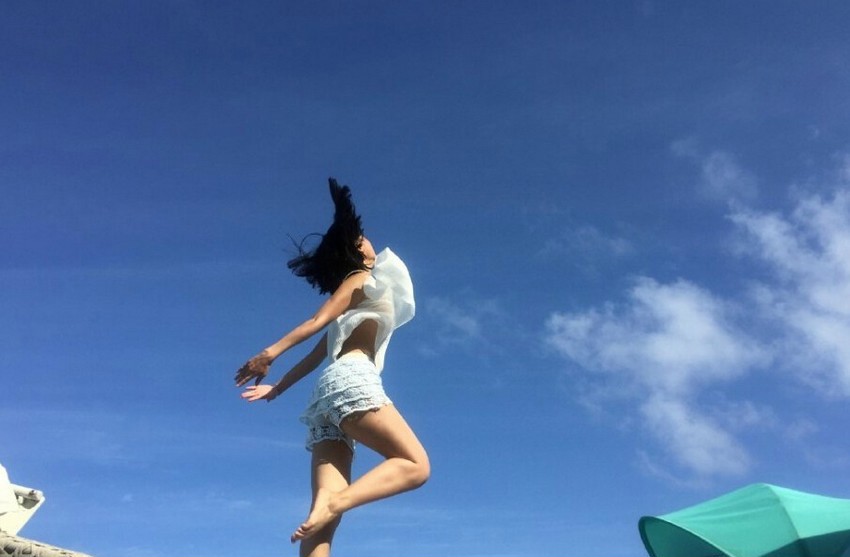 张歆艺夏日热舞写真展现率性活力  第3张