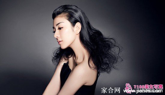 黄奕冷艳蕾丝演绎暗夜风华  第3张