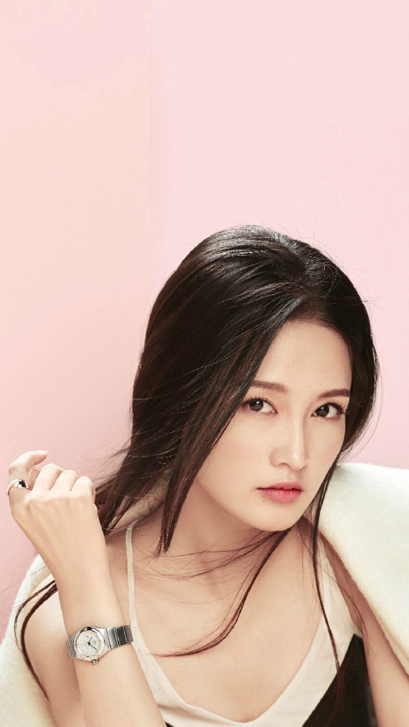 沁甜交织柔光如诗李沁写真演绎甜美女神双重魅力  第4张