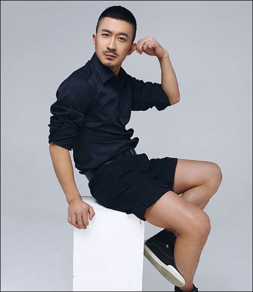 46岁男星张铎:演120部戏不红,靠丁克婚姻和央视剧翻盘 第2张 46岁男星张铎:演120部戏不红,靠丁克婚姻和央视剧翻盘 第2张