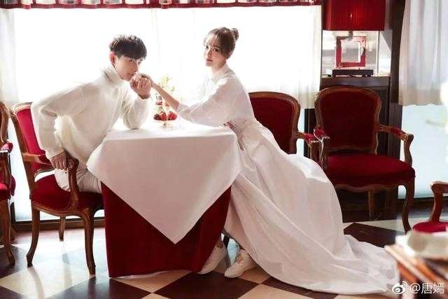 从“婚变”到“最美辟谣”：唐嫣罗晋新加坡同游，打了谁的脸？  第1张