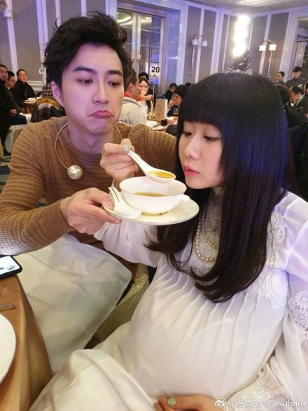 福原爱再婚怀三胎,从奥运泪别到世界排名消失,37岁“瓷娃娃”重启人生 第2张 福原爱再婚怀三胎,从奥运泪别到世界排名消失,37岁“瓷娃娃”重启人生 第2张
