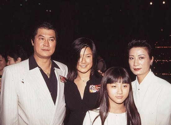 香港影坛教父的“大陆禁区”:向华强为何不敢北上? 第2张 香港影坛教父的“大陆禁区”:向华强为何不敢北上? 第2张
