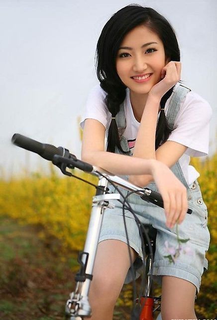 黄圣依离婚后活成大女主！前婆婆态度反转全网热议  第1张