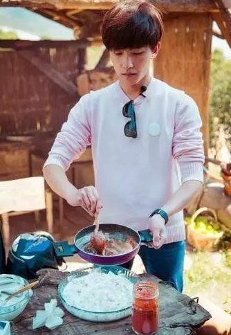 # 被骂三年后，她用一条卢靖姗微博让内娱闭嘴  第1张