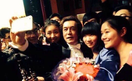 离世五年后再看背影，李咏留下的这档综艺至今无人超越  第2张