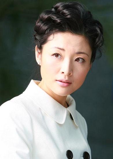 被丈夫抛弃后身价过亿，49岁程愫活成了前夫高攀不起的样子  第2张