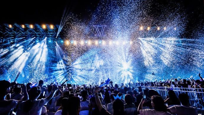 被骂“拖后腿”15年后，张杰把整支鸟巢团队给了谢娜  第2张