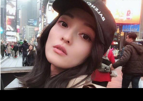 被骂十年后，她却在50岁这年主动唱起了那首“撕逼神曲”  第2张