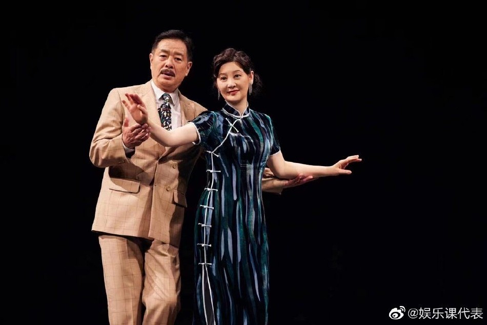 被骂第三者26年、拿遍华表飞天，58岁的徐帆图什么？  第1张