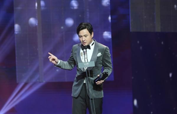 避嫌五年后同台，肖战听到杨紫得奖那个下意识反应  第1张